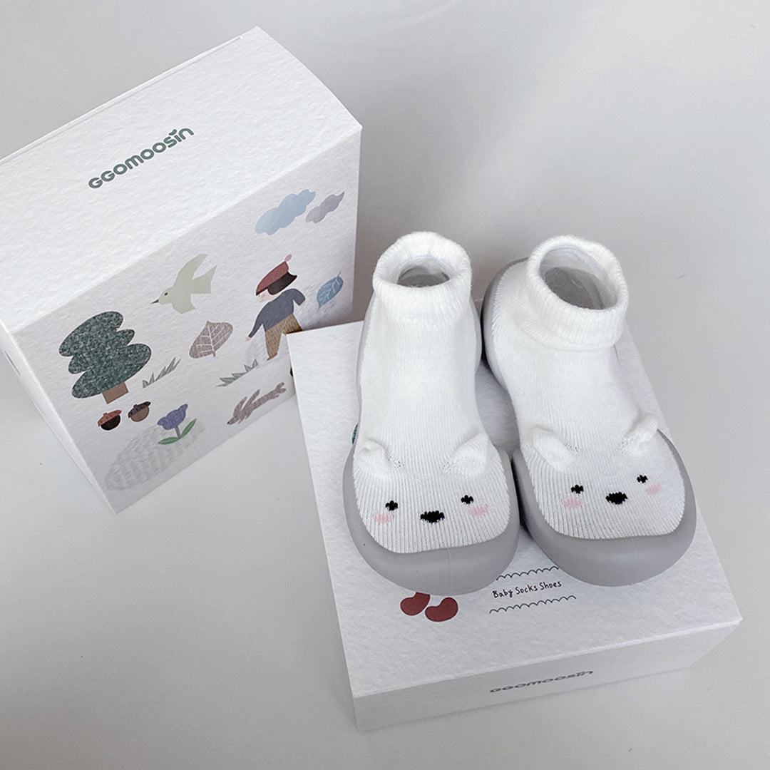 Shy Bear Baby First Walking Shoes: Comfortable, elastic baby shoes with honeycomb outsole for slip resistance. Gentle flex for delicate baby foot cartilage, promoting growth and walking confidence